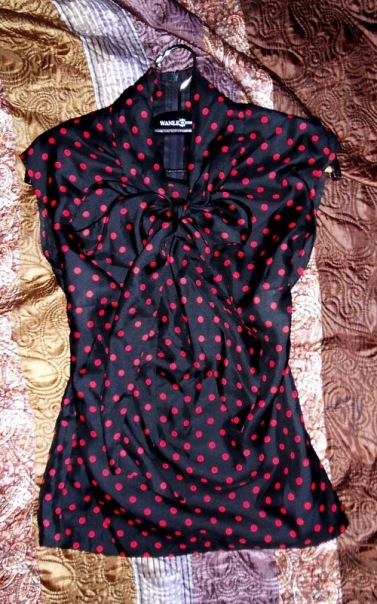 блузка в горошек  в Серпухове